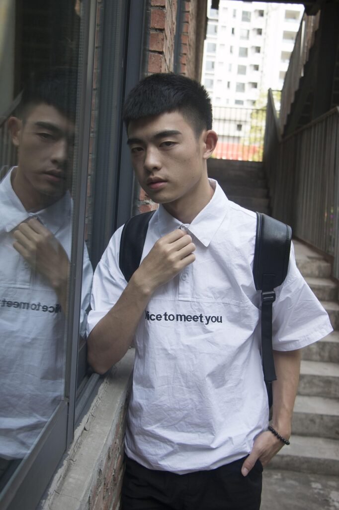 g74f61641a8ed00c437fdf084024b5d2c50b974a671146b1b4b7d5274c9b0436fdfdf8f1b31021db49e95e2c360f59f00_1280-813367 portrait, location, handsome guy